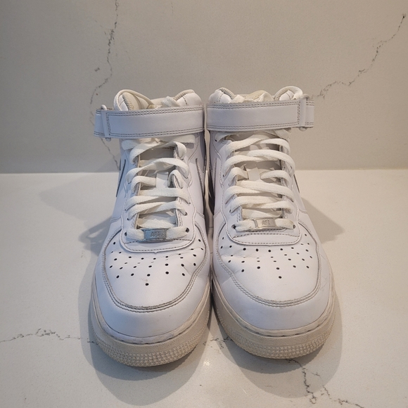 Nike Air Force 1 mids - Men's size 9.5US - Picture 5 of 9